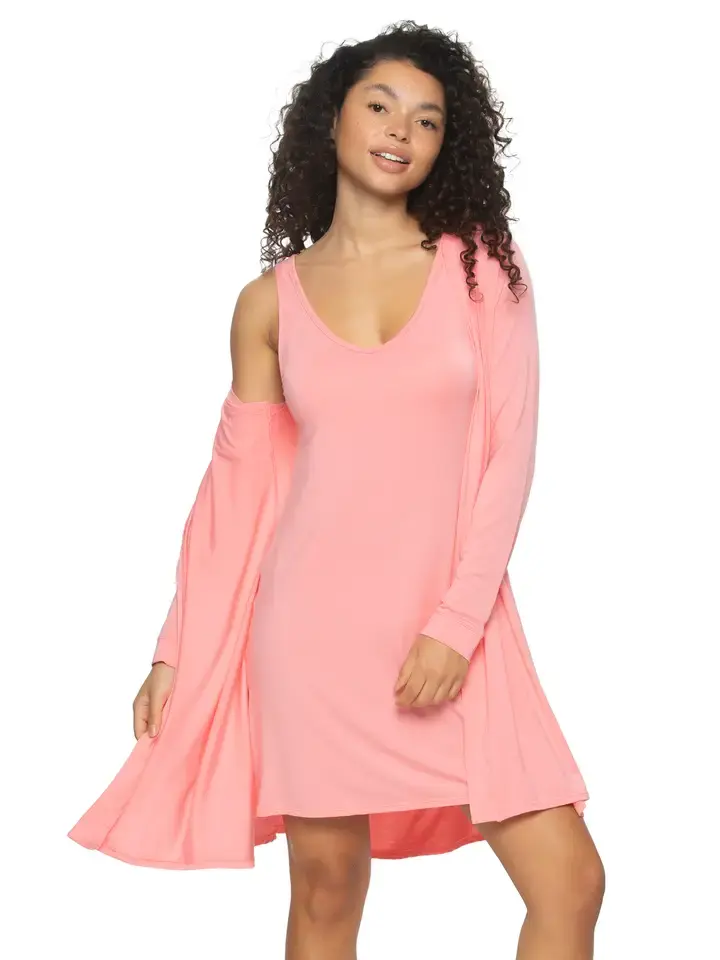 Thumbnail: Woman in pink dress