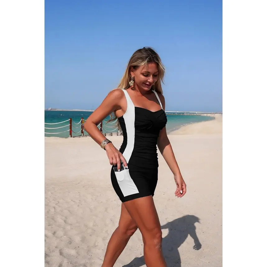 Thumbnail: Square Neck Pocket Stretch Swimsuit Top
