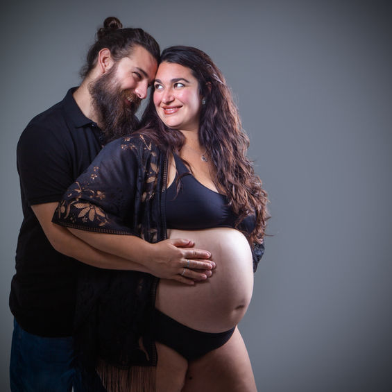 Pregnancy photoshoot - Maternity portrait photo by Zen Shots Photography