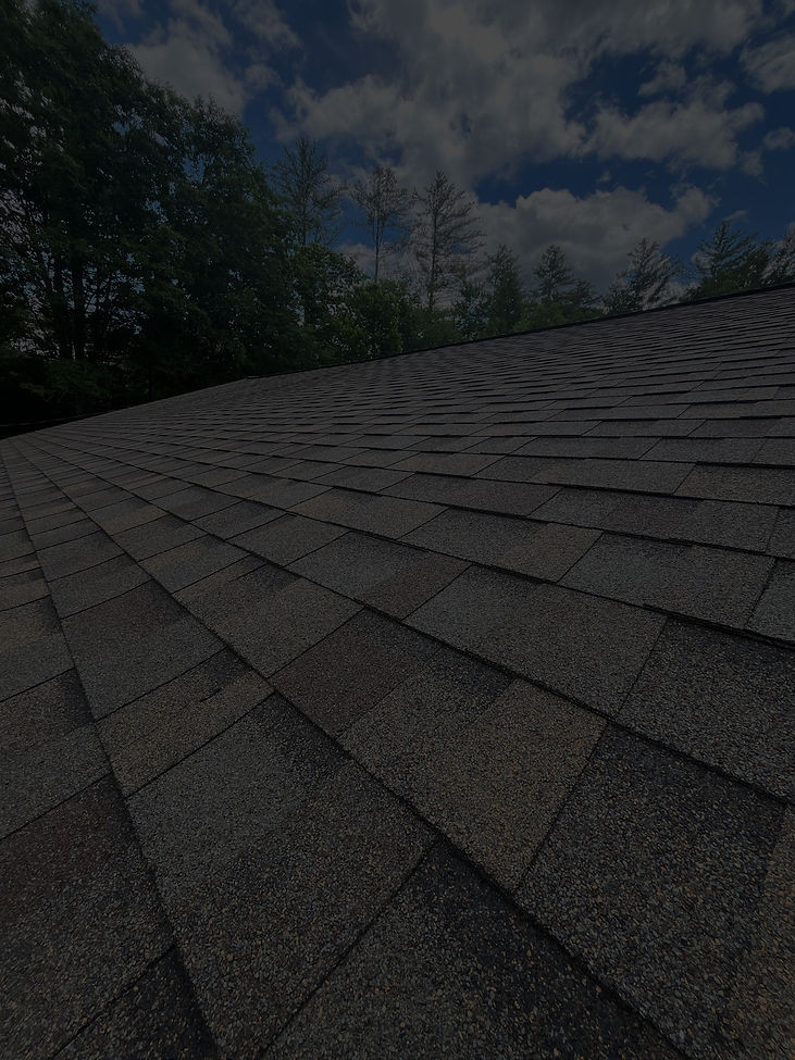 Close-up of Owens Corning TruDefinition Duration shingles in Teak on a Hubbardston, MA roof.