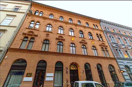 beautiful designed 2 bedrooms apartment for sale in Budapest downtown, district 6
