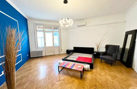 1 bedroom apartment for rent in prime location, Revay koz, district 6, Budapest