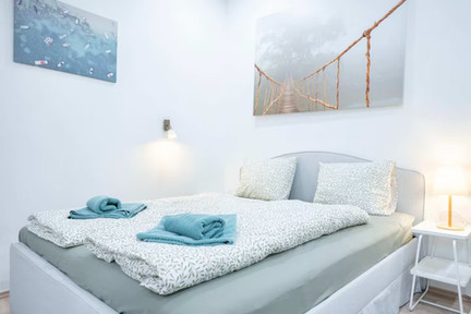 Studio apartment for sale in Podmaniczky street, district 6, Budapest