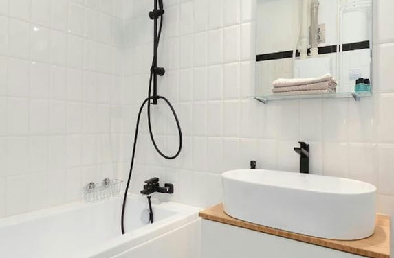 cozy large studio apartment for rent in Rakoczi avenue, district 8, Budapest