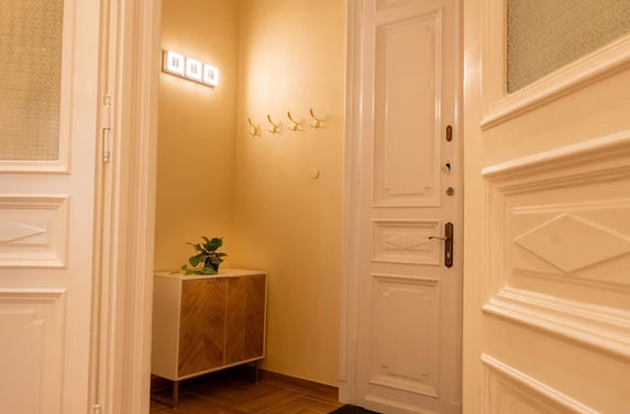 Luxury 1 Bedroom Apartment for Rent on Andrássy út., District 6, Budapest.