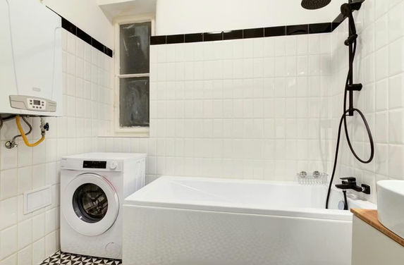 cozy large studio apartment for rent in Rakoczi avenue, district 8, Budapest