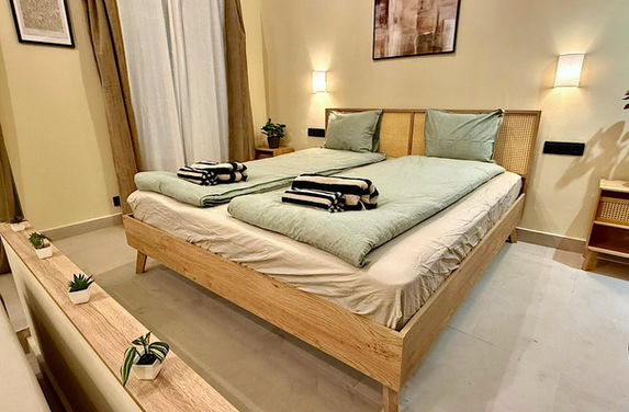 Newly renovated large studio apartment for rent in Budapest downtown, district 7