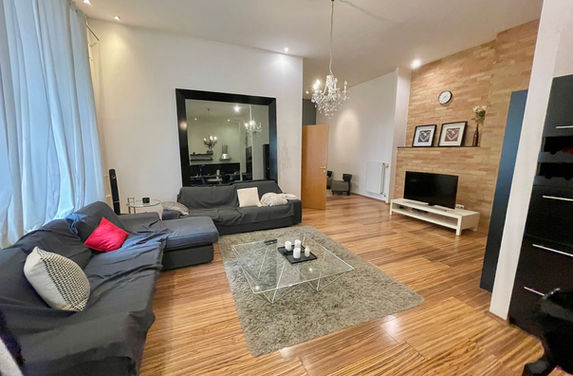 1 bedroom luxury apartment for rent in prime location on Fashion street, district 5, Budapest