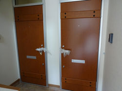 玄関ドアもちょっとおシャレ