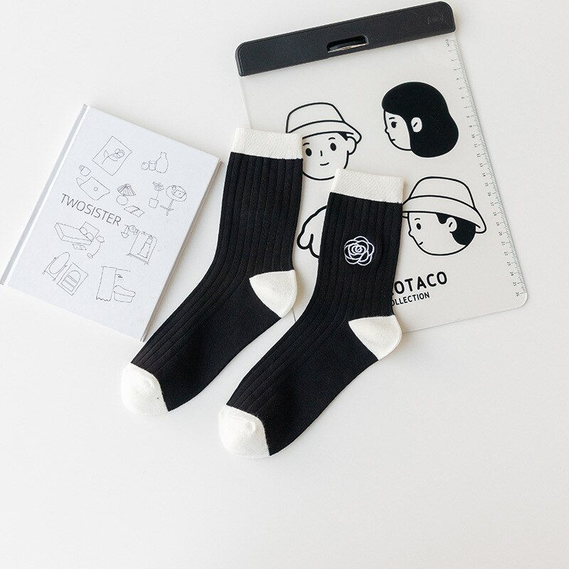 Japanese Embroidered Flowers Trendy Black Mid-tube Socks Korean Niche Retro All