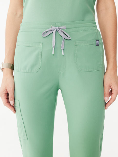 Sar Infinity Genom Küf Yeşili Kadın Scrubs Takım bel ve bağcık detayı