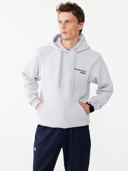 Önden görünüm (eller ceplerde) — Sar Infinity Pulse Gri Sweatshirt, cepli ve kapüşonlu tasarımıyla fonksiyonel bir seçimdir.