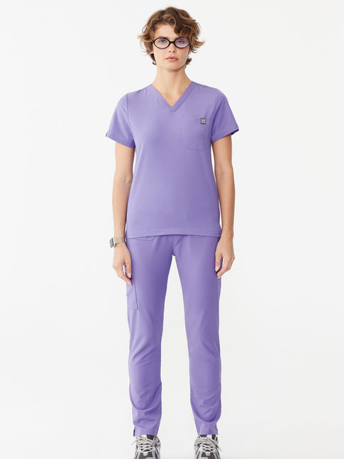 Sar Infinity Genom Eflatun Kadın Scrubs Takım tam boy önden görünüm