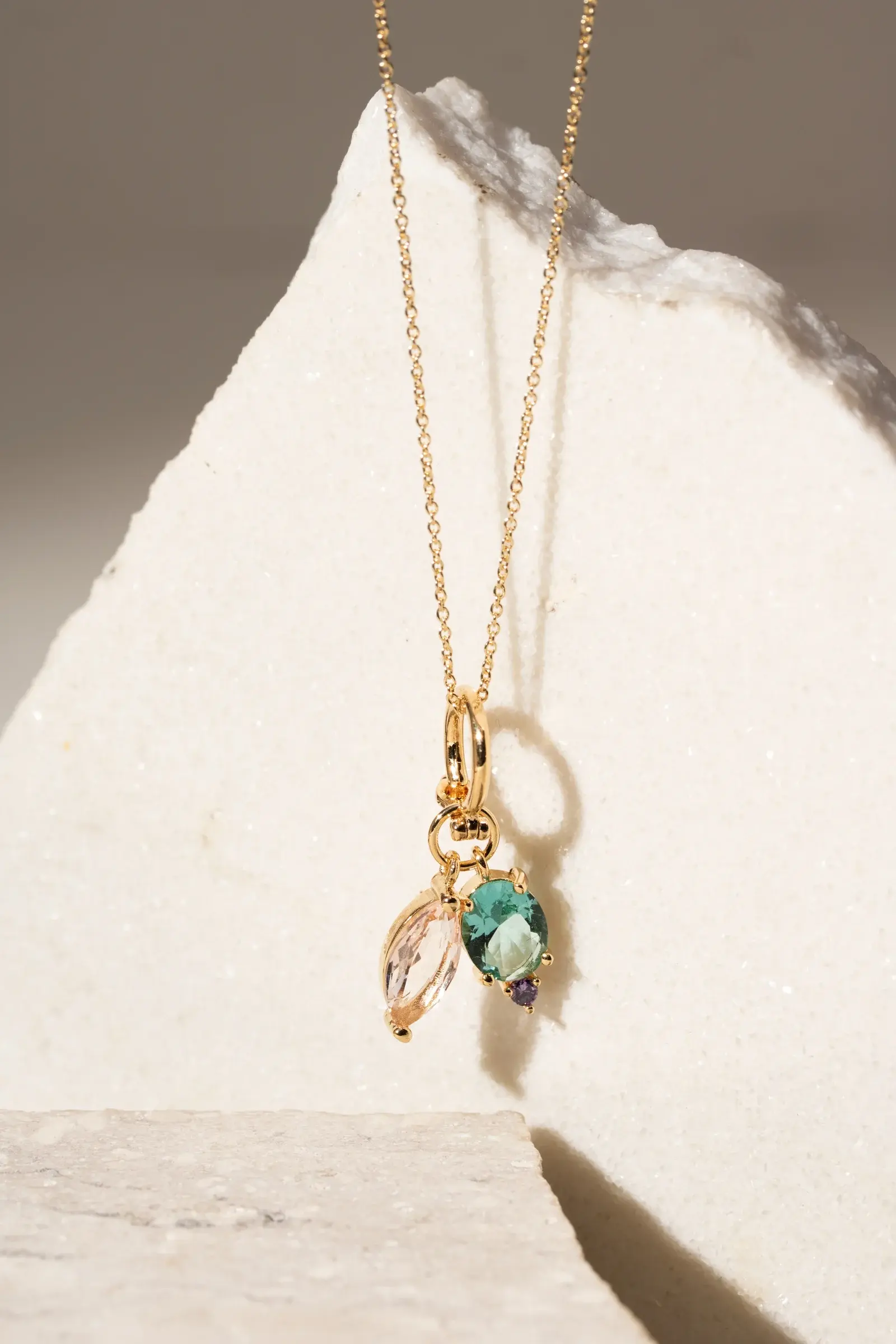 VERDE LUMI CHARM NECKLACE