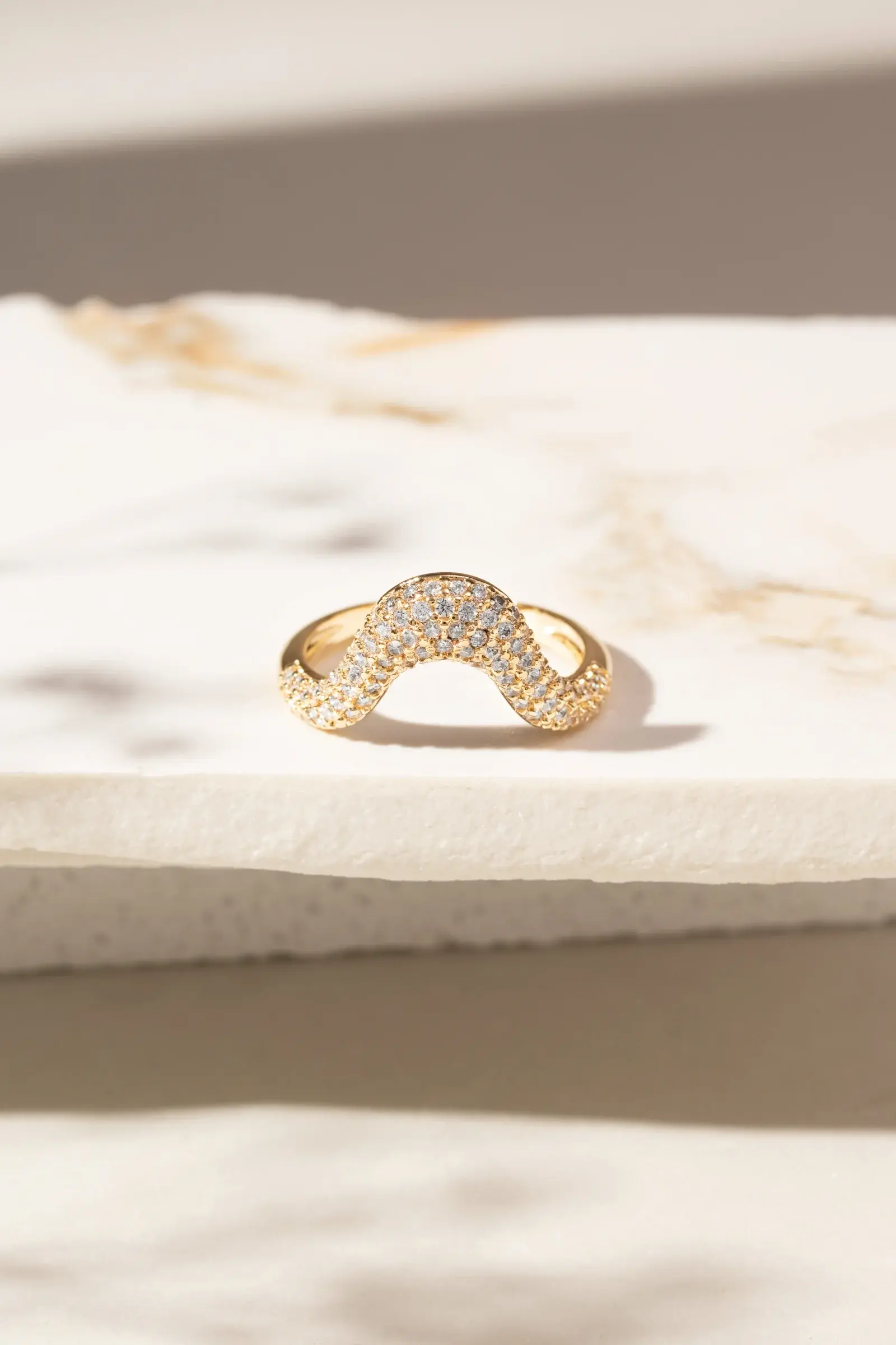 CURVED WHITE ZIRCONIA RING