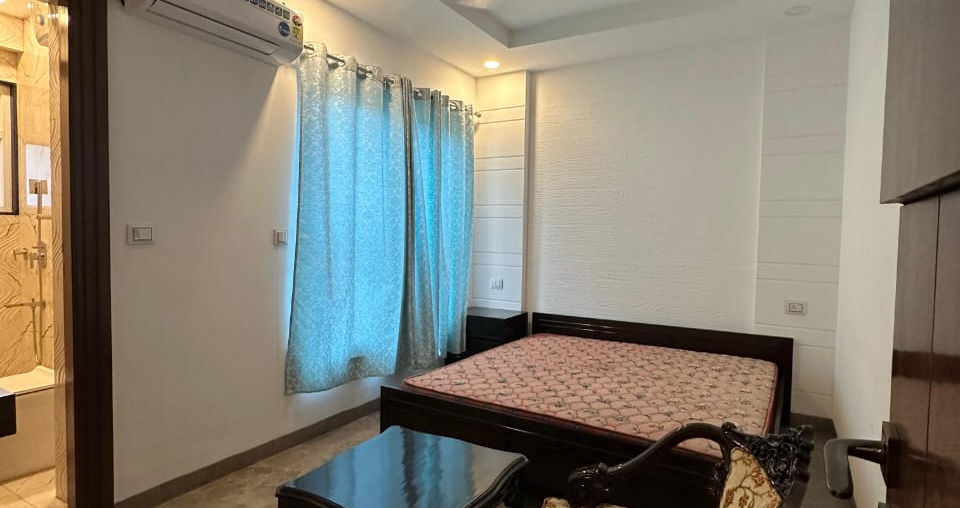 Luxurious 4 BHK penthouse for sale in Vasco, Goa at ₹1.60 crore by Goa Property Deal. Ideal for residential use, this spacious penthouse features modern amenities, stunning views, and a prime location. Contact us for more details.