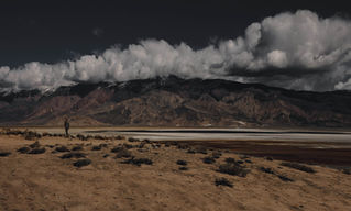 Owens Dry Lake in California. This is a pretty incredible place. All it takes is to get in the car and go somewhere… it doesn’t have to be far… just to find someplace that inspires you to sit, look, wait, be patient, explore.
@heretosaveyouall and I did this on this particular day. We got lucky with some conditions, not so lucky with others, but it worked out. Looking forward to shooting more soon I hope.
Enjoy your day. ✌️😎