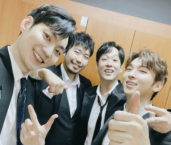 Miraclass backstage in formal attire for their “Decalcomanie” performance on Phantom Singer All Stars