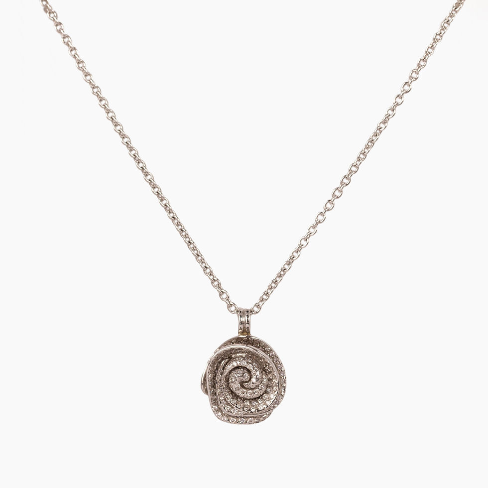 collana con condolo a forma di rosa con pavé di diamanti regalo idea regalo san Valentino john oliver gioielleria firenze