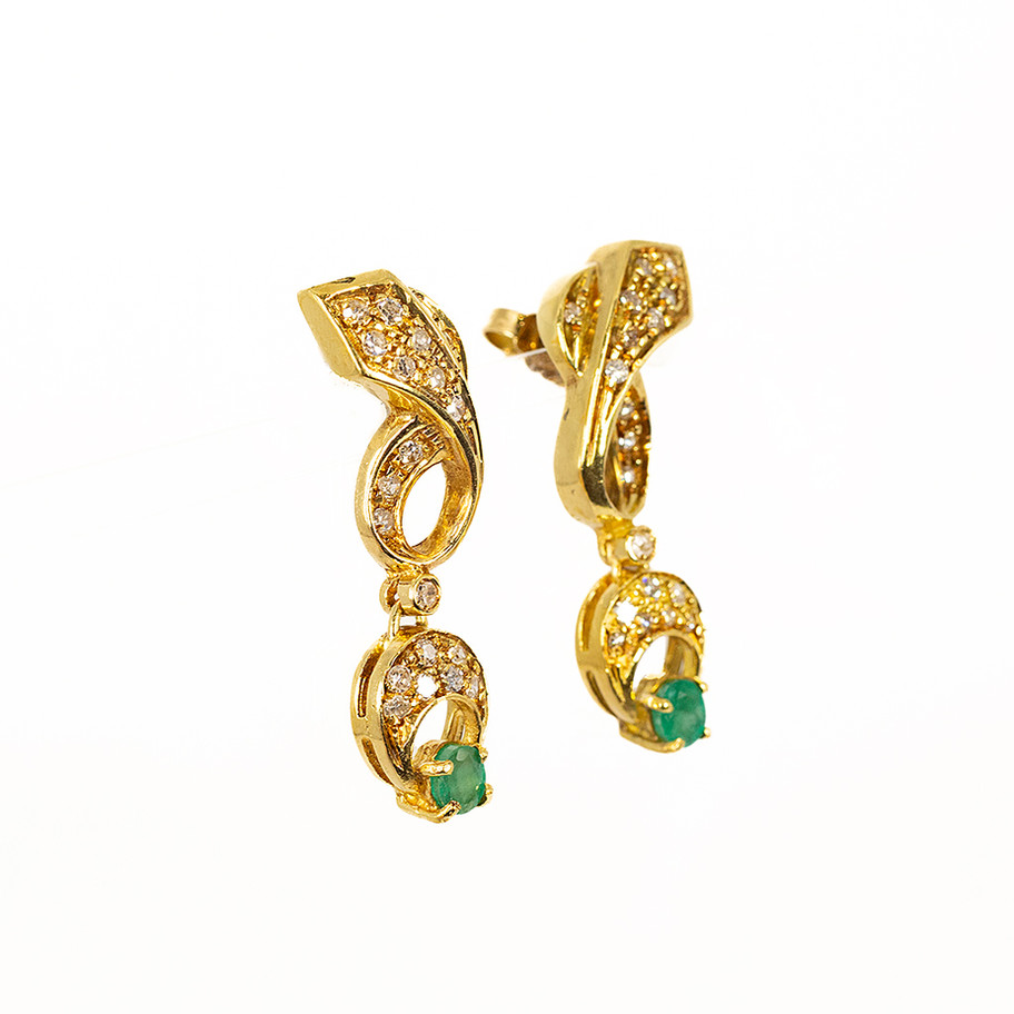orecchini in oro giallo pendenti con smeraldo e diamanti John Oliver gioielleria firenze