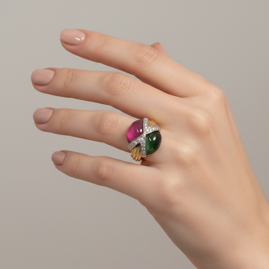 ANELLO IN ORO GAILLO CON RESINA FUCSIA E VERDE E DIAMANTI JOHN OLIVER GIOIELLERIA FIRENZE
