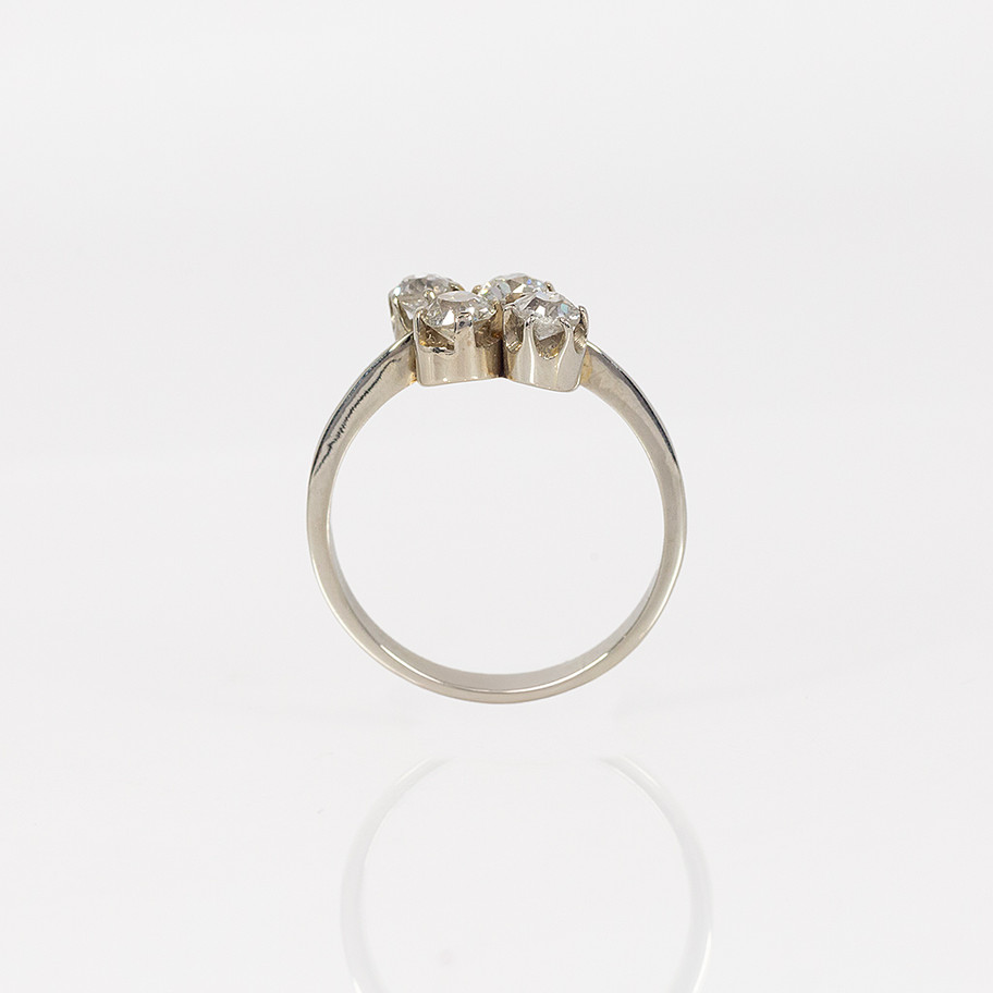 anello in oro bianco con diamanti John Oliver gioielleria firenze