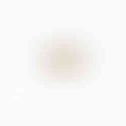 Anello a fedina con motivo a nodi in oro bianco con lettera m o w centrale in oro giallo John Oliver gioielleria firenze