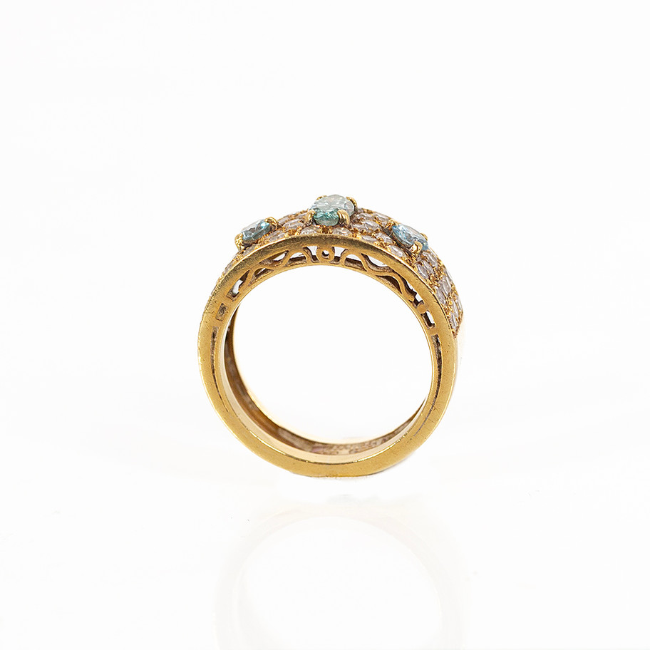 anello a fascia con pietre acquamarina e diamanti John Oliver gioielleria firenze
