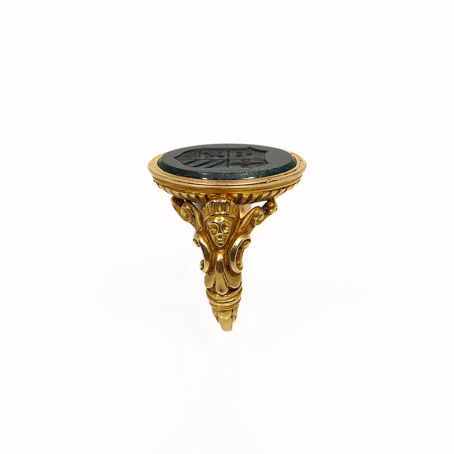 ANELLO UOMO IN ORO GIALLO CON STEMMA JOHN OLIVER GIOIELLERIA FIRENZE