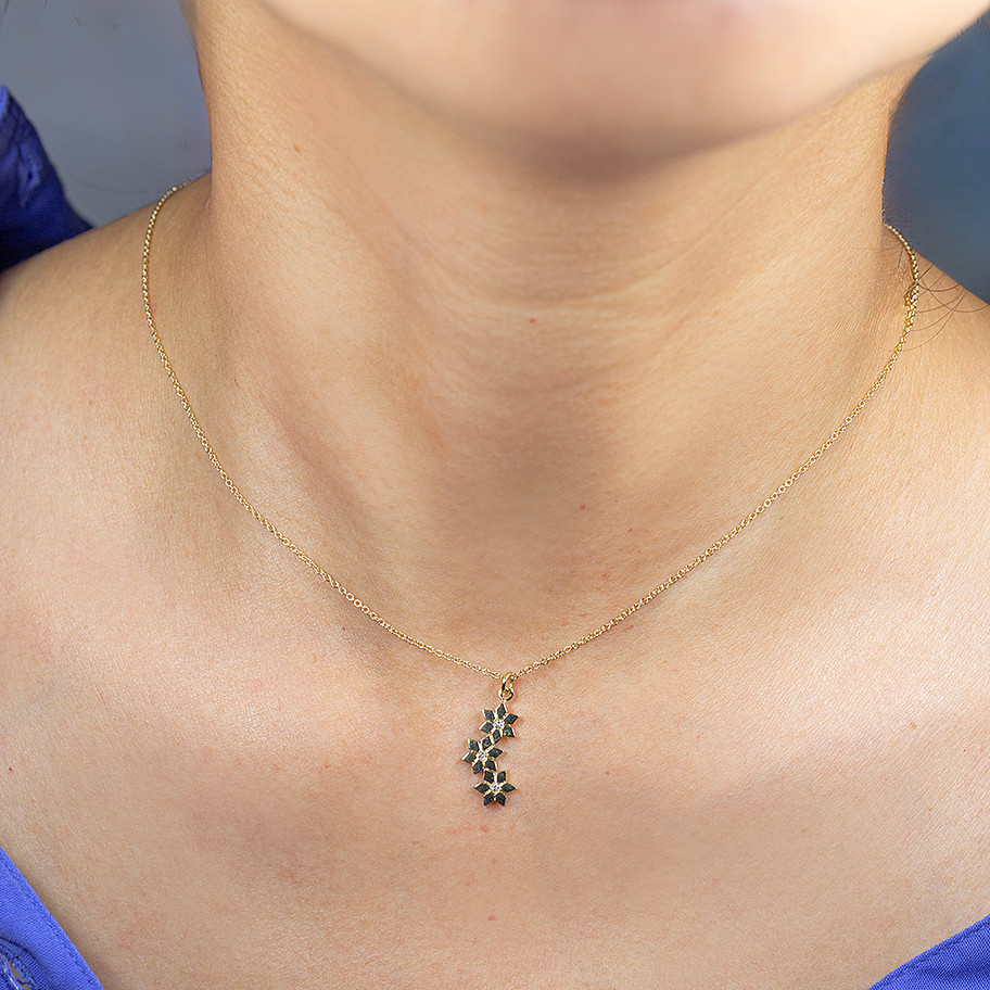 collana in oro giallo con fiorellini e diamanti John Oliver gioielleria firenze