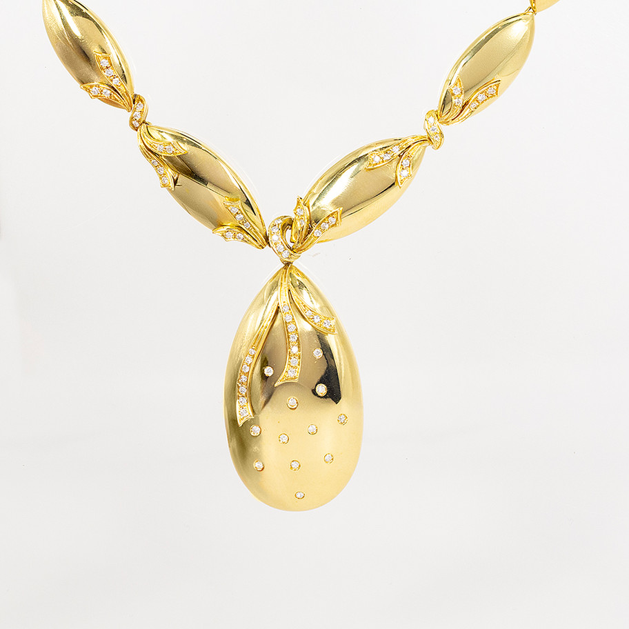 collier in oro giallo di design con diamanti John Oliver gioielleria firenze