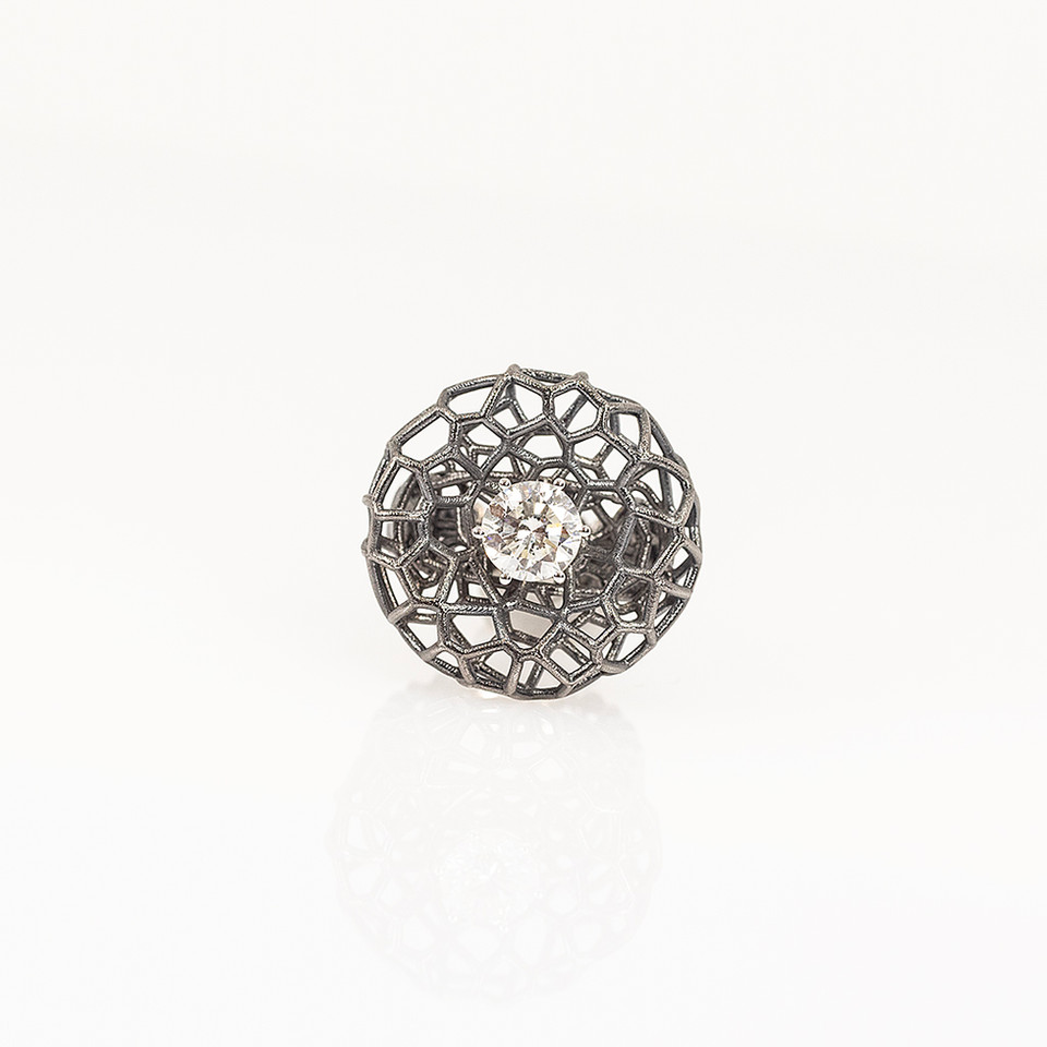 dark gold ring design with diamond