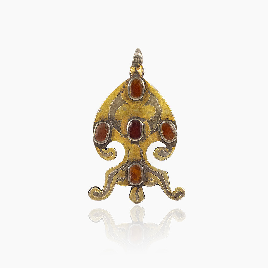 CIONDOLO TURKMENO ARGENTO CON PIETRE CORNIOLA APPARTENUTO A PIERò PELù JOHN OLIVER GIOIELLERIA FIRENZE