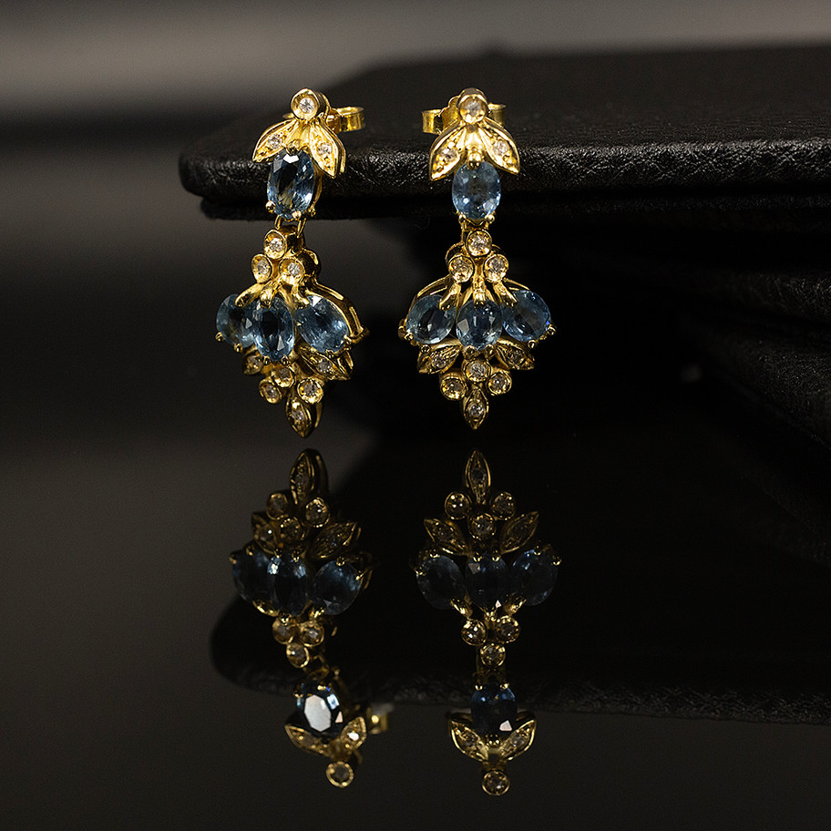 orecchini in oro giallo con zaffiri e diamanti John Oliver gioielleria firenze