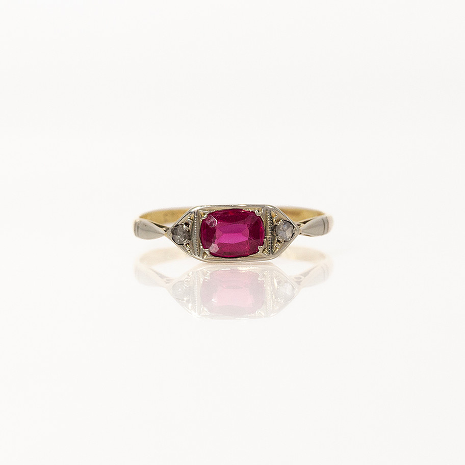 anello stile art decò con rubino centrale e diamante John Oliver gioielleria firenze