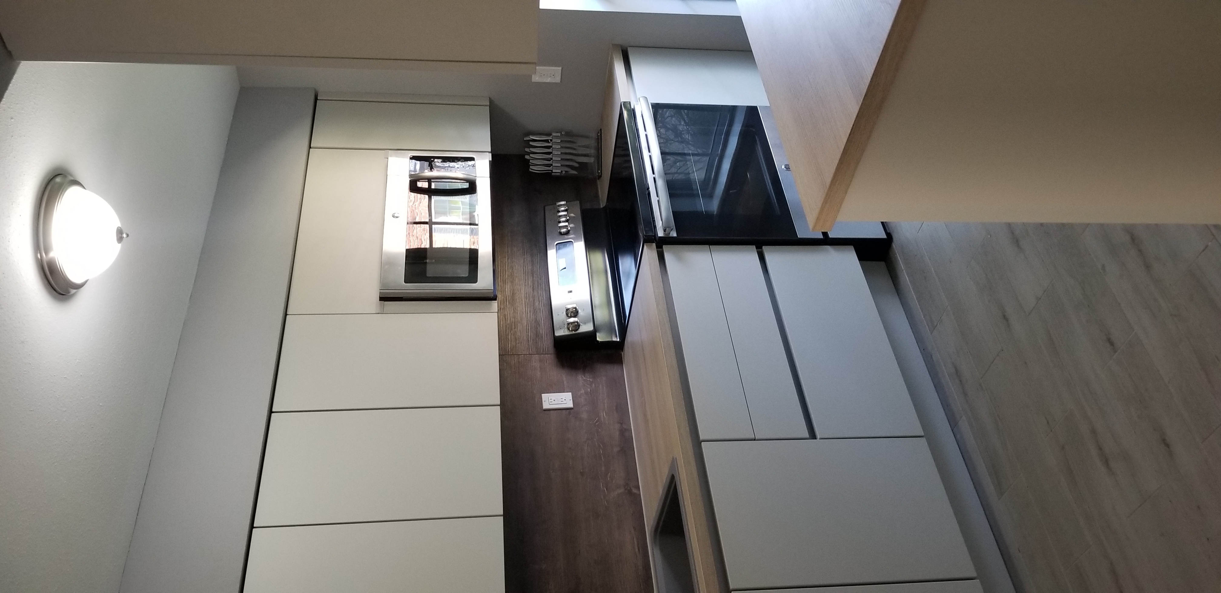 Modern handleless matt kitchen Katy