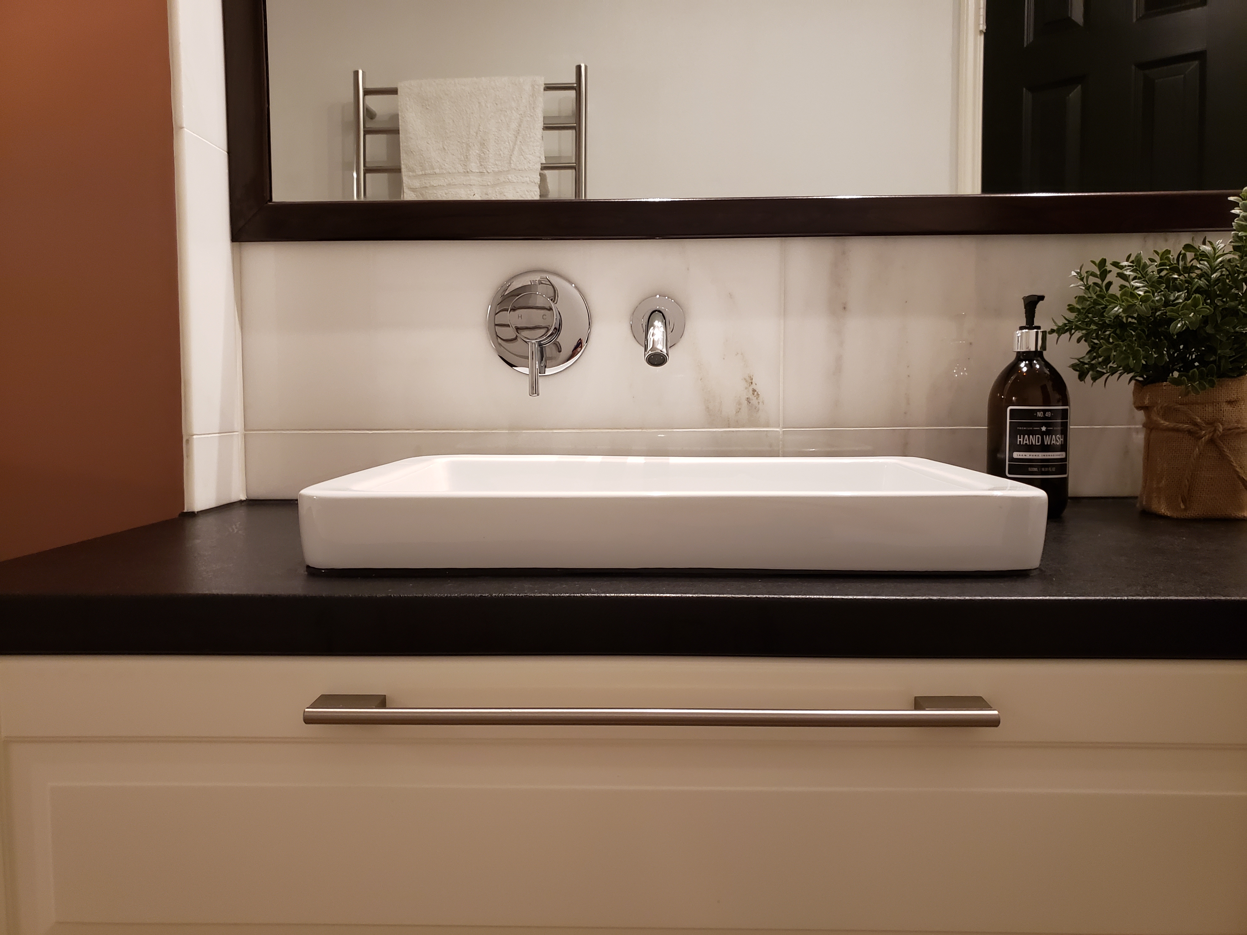 bath vinyl back splash, Katy, Texas