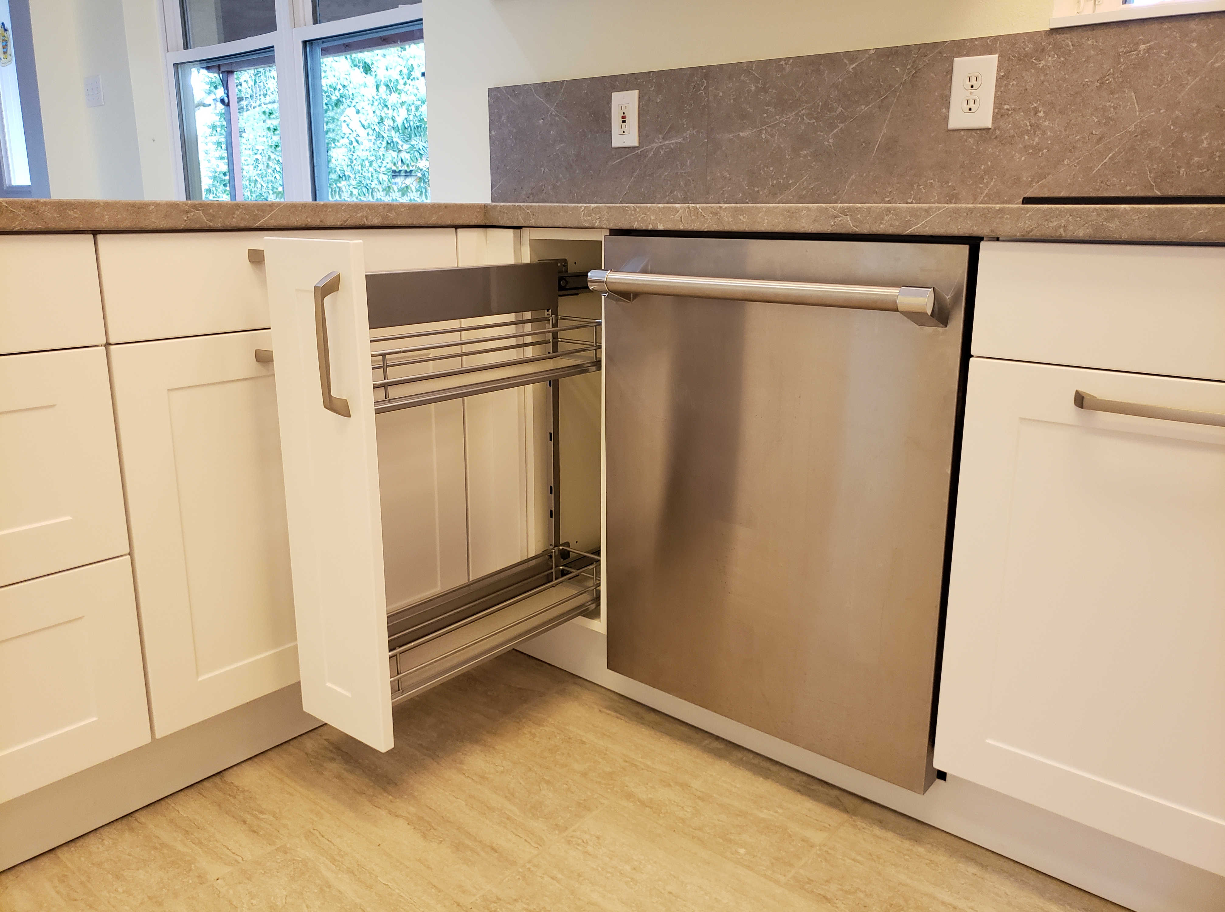 Europa Remodeling offers kitchens