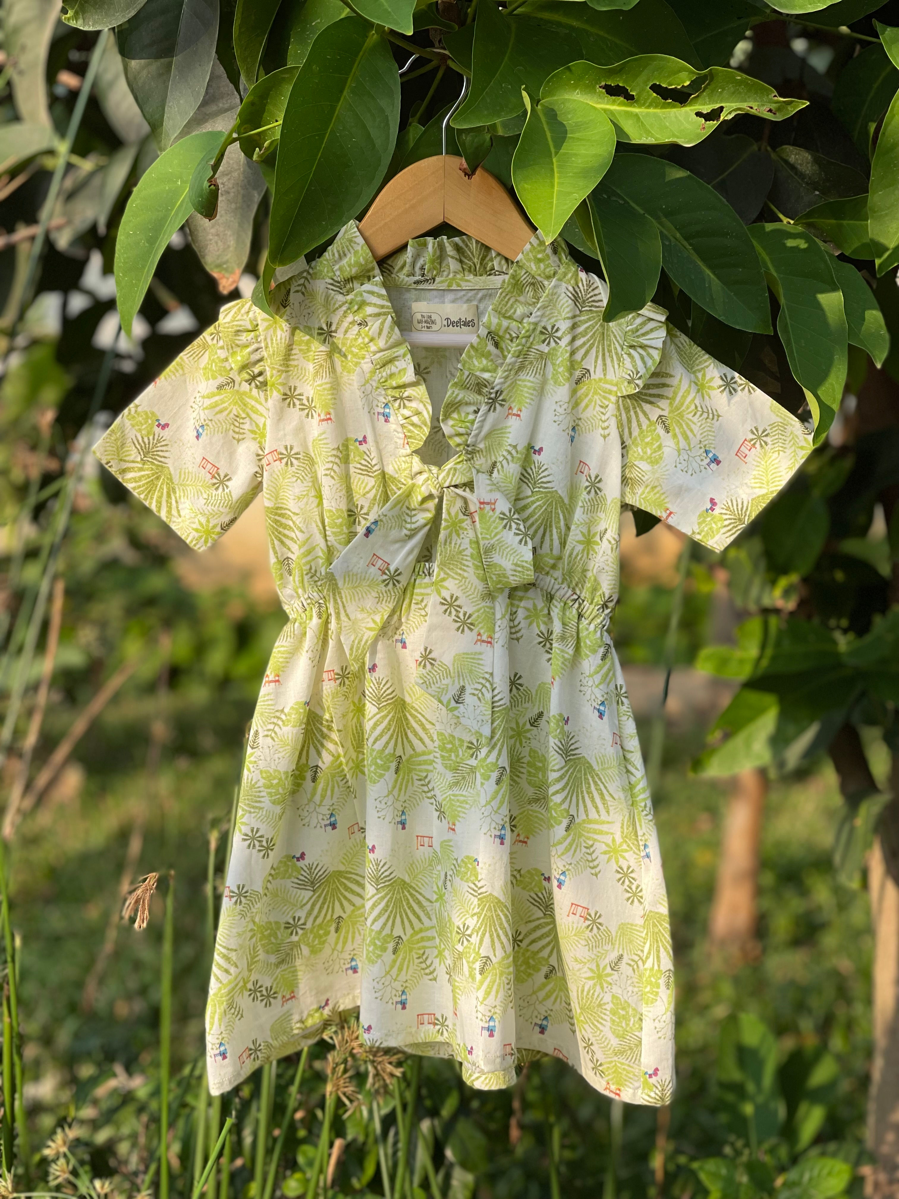 'Wind of wild greens' Tie-up Dress