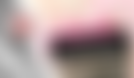 une femme qui a mal à la tête environnement de travail