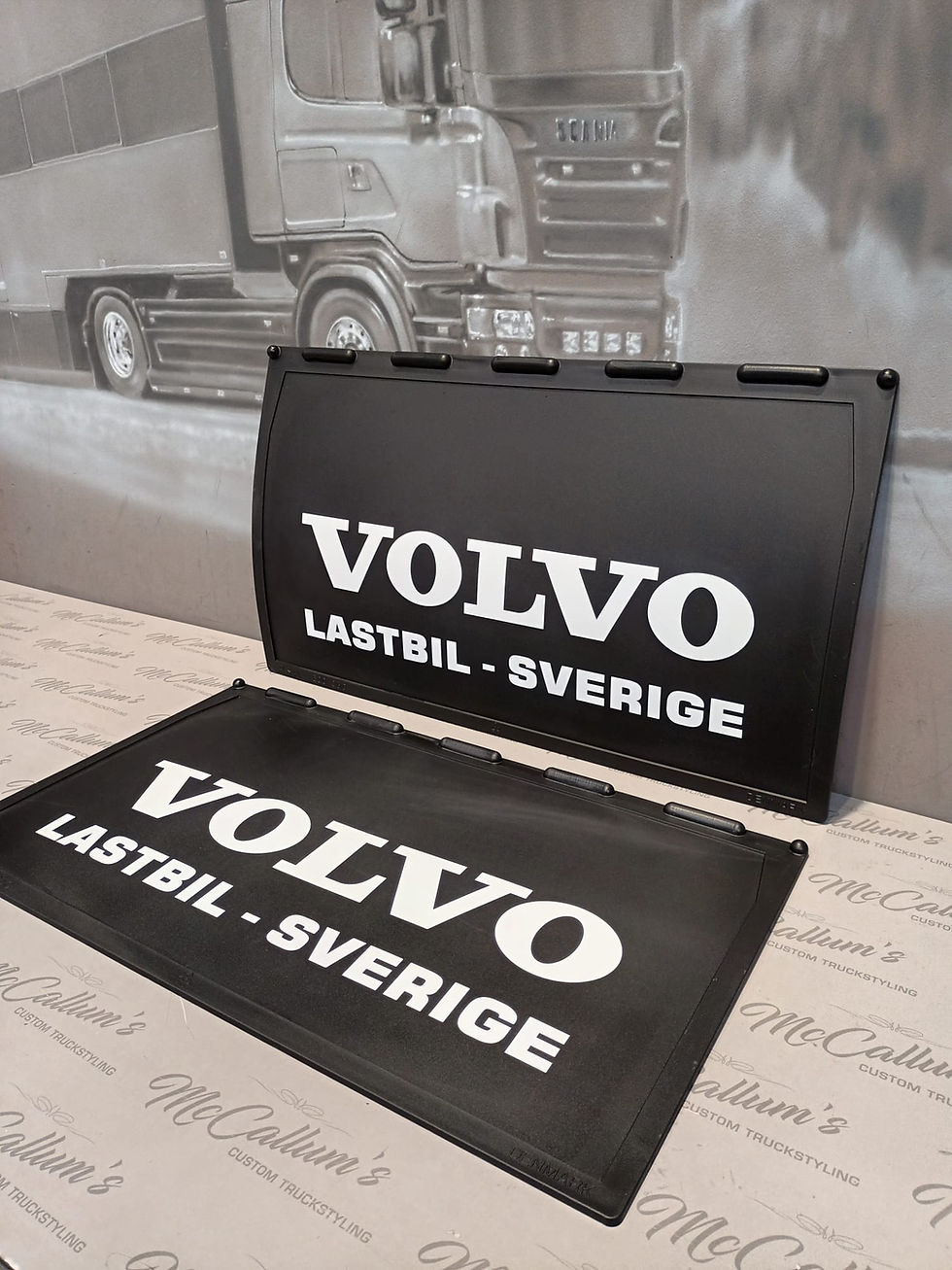 Thumbnail: Mud flaps 600x350 with Volvo Lastbil