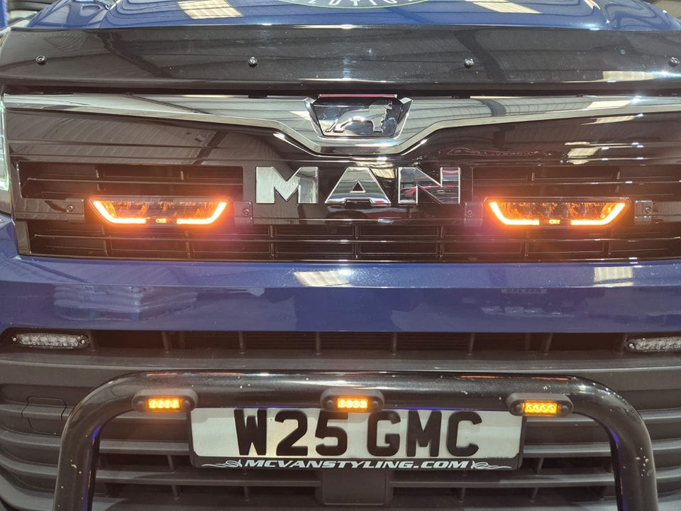 Thumbnail: OZZ XB1 LED Light Bar Compact 9"
