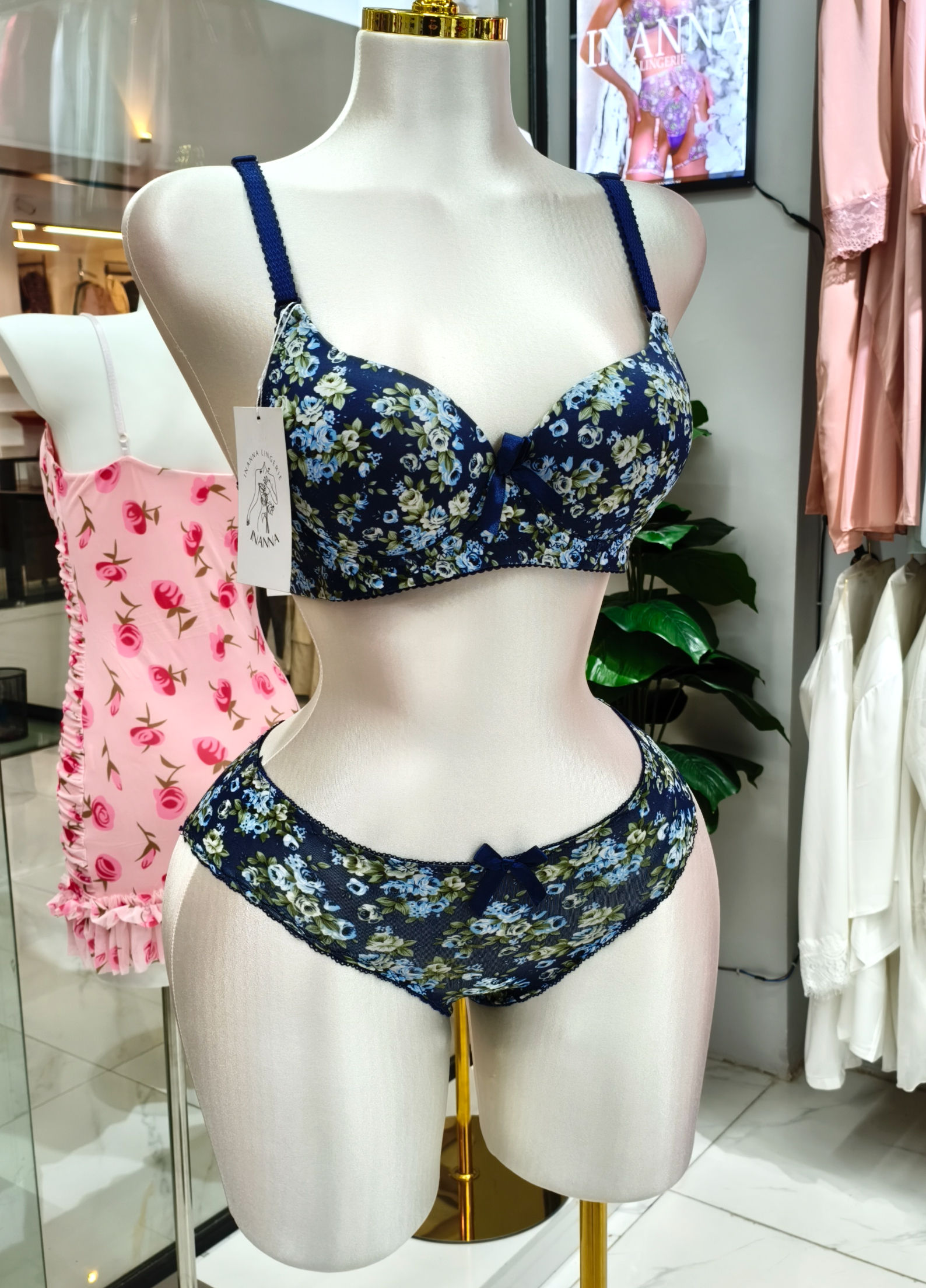 طقم حمالة صدر اسفنج