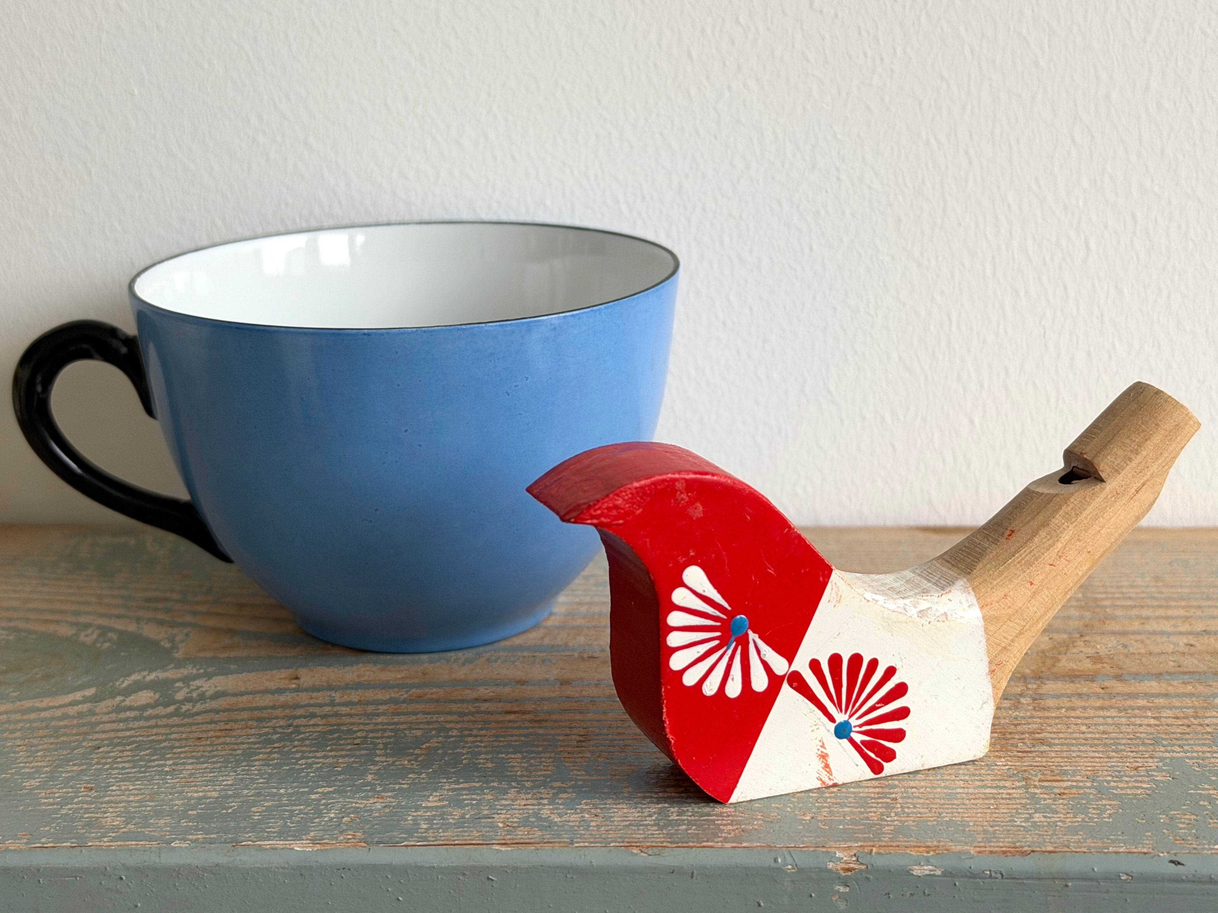 Lithuanian red and white whistle