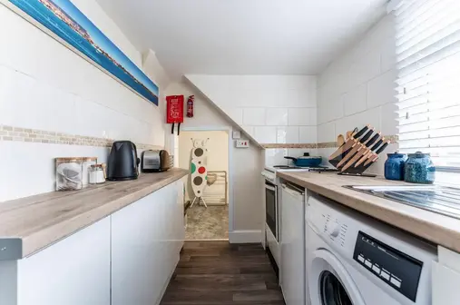 Kitchen 2.webp