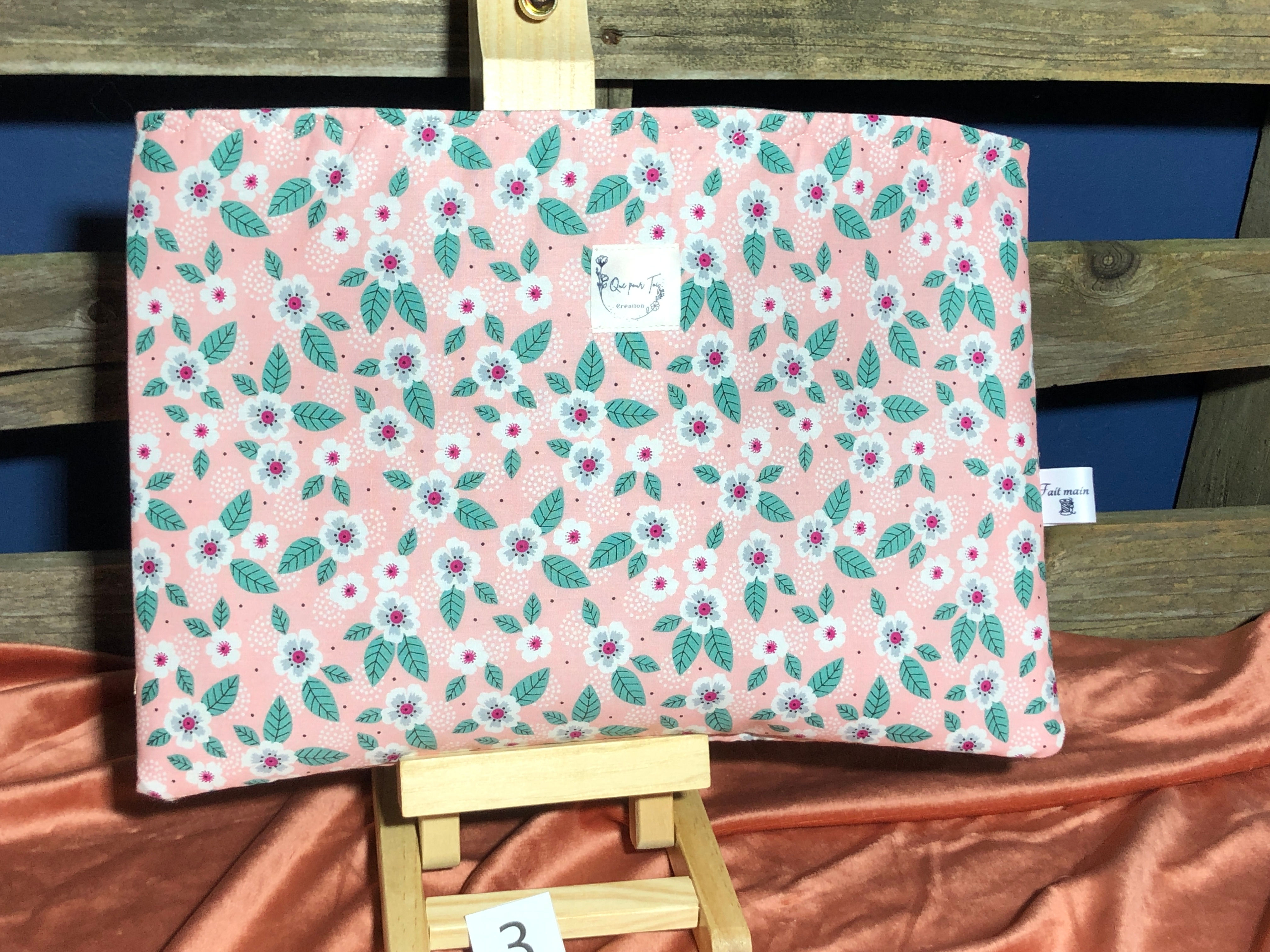 Léo Etui oeillet rose