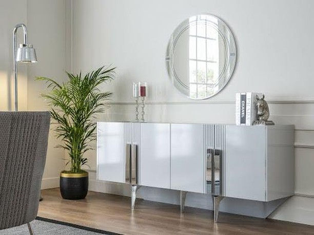 Küçük resim: Gris yemek odası