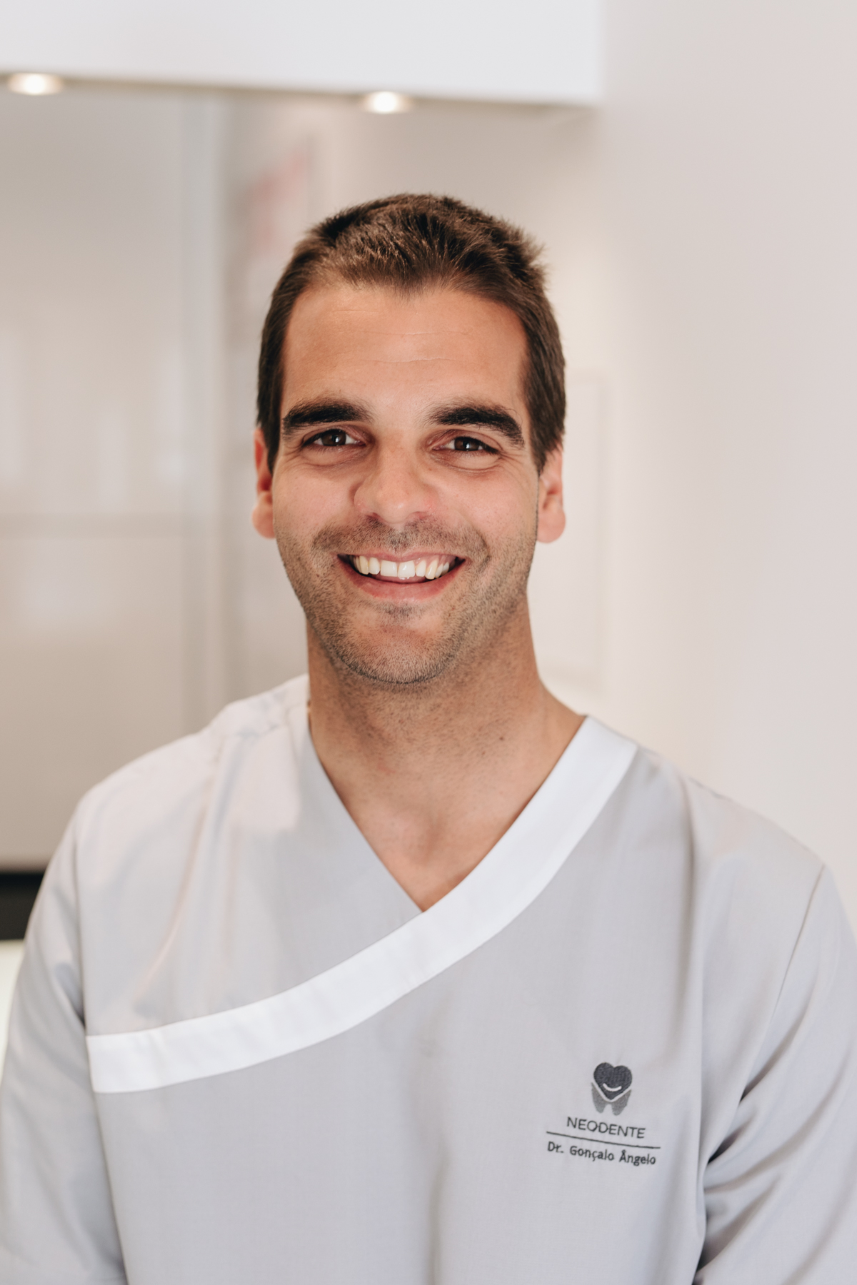 Dr. Gonçalo D'Angelo, médico dentista de cirurgia oral e implantologia