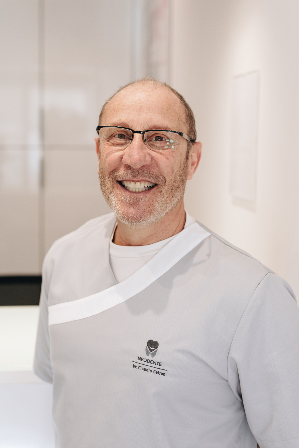 Dr. Cláudio Catran, diretor clínico e médico dentista da Neodente