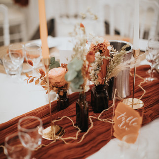 Décoration table de mariage style terracotta au Manoir de Kerleguer